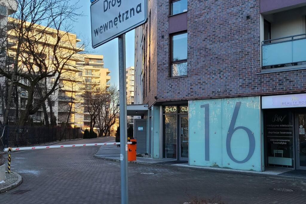 Wellsituated 1 Bedroom Condo In Warsaw Freeparking エクステリア 写真