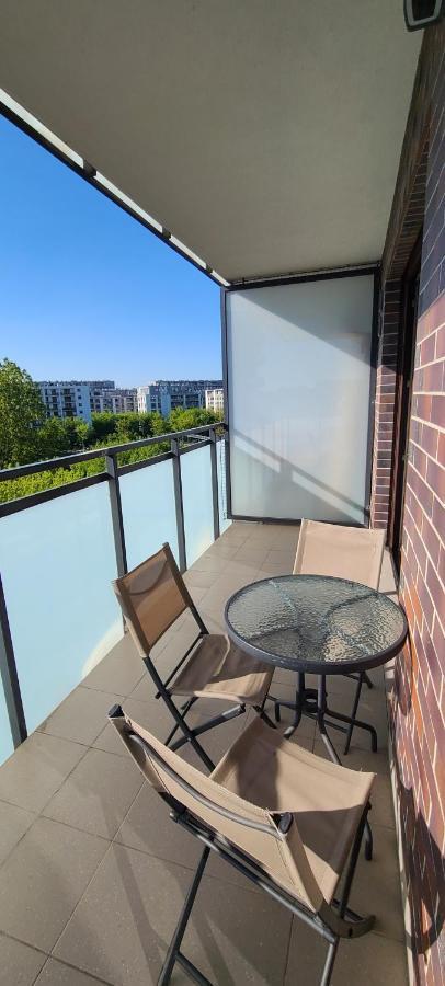 Wellsituated 1 Bedroom Condo In Warsaw Freeparking エクステリア 写真